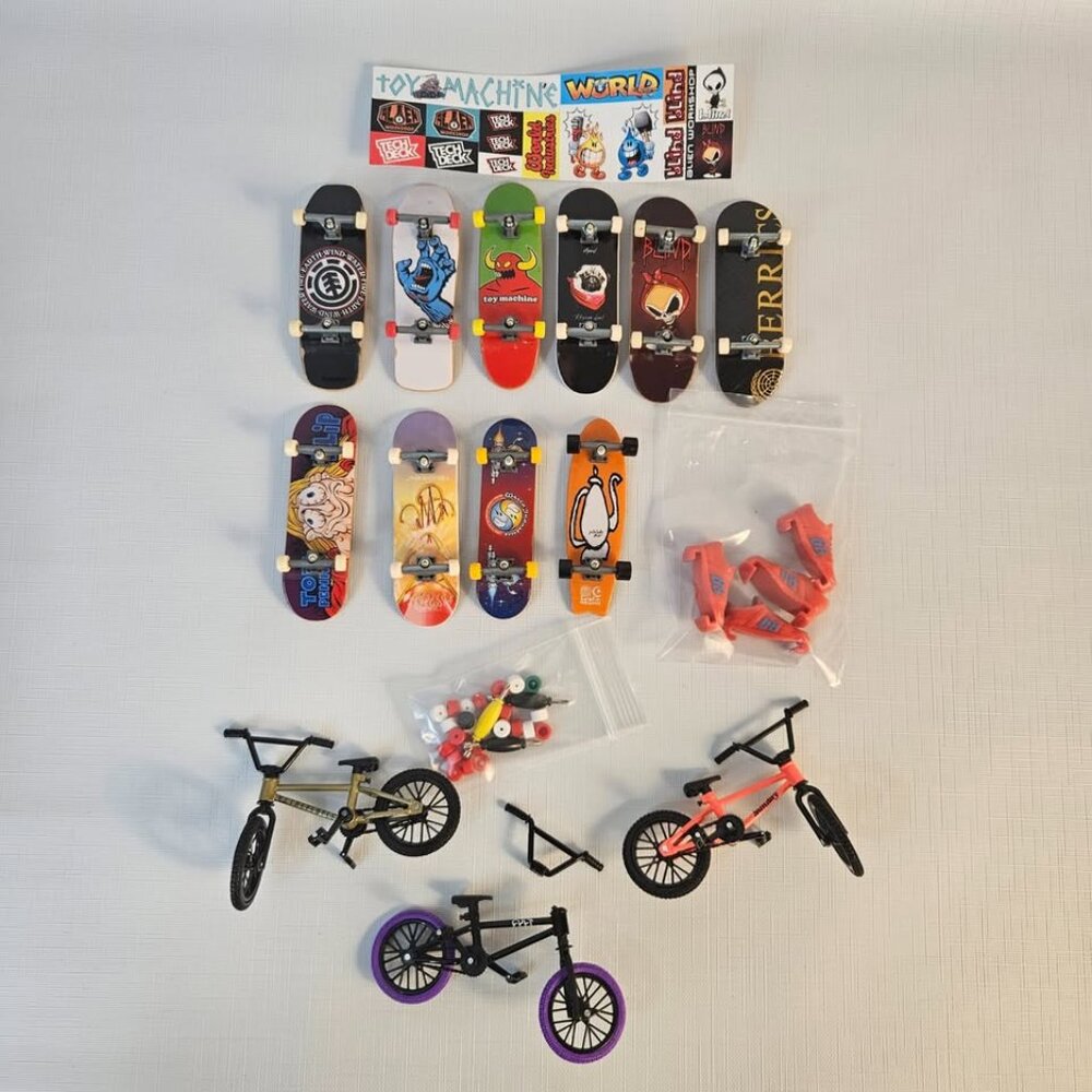 Mixed lot of Tech Decks Skateboards/Bikes